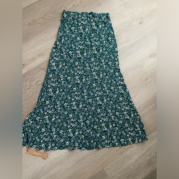 Reformation Bea Skirt in Saskia - Picture 1 of 3